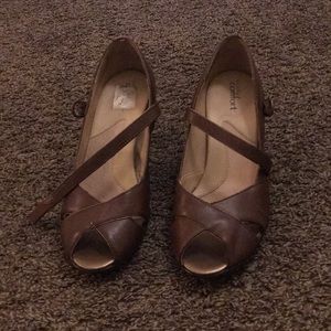 Women’s Brown Strictly Comfort Heels Size 8 1/2